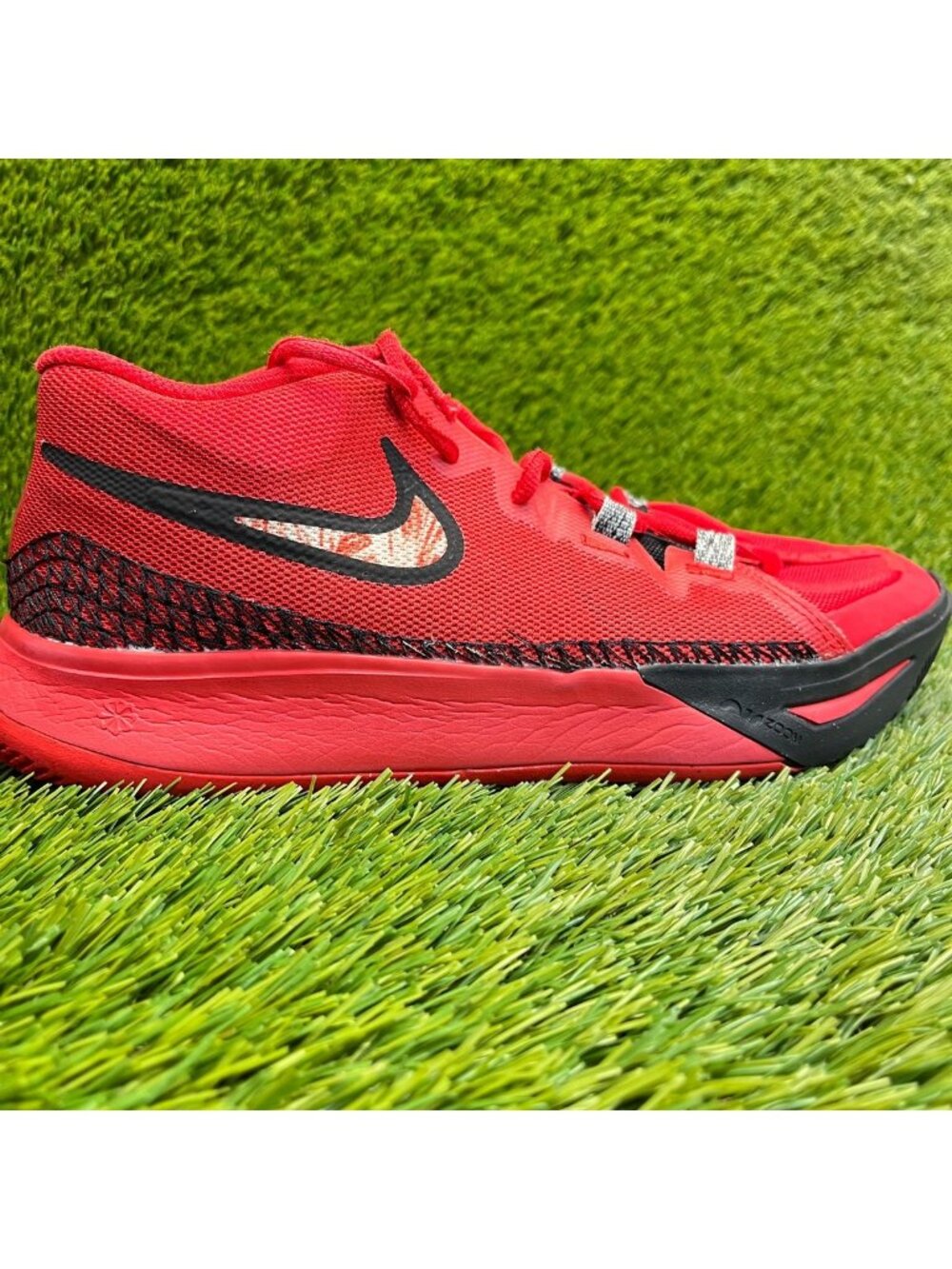 Nike Kyrie Flytrap 6 Mens Size 9 Red Black Athletic Basketball Shoes Sneakers